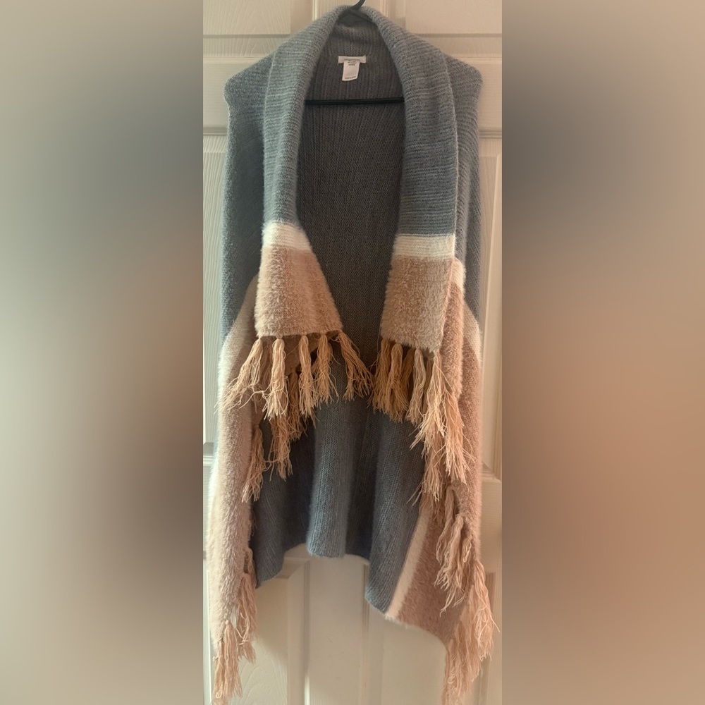 Maurices Gray and Tan Fringed Sweater